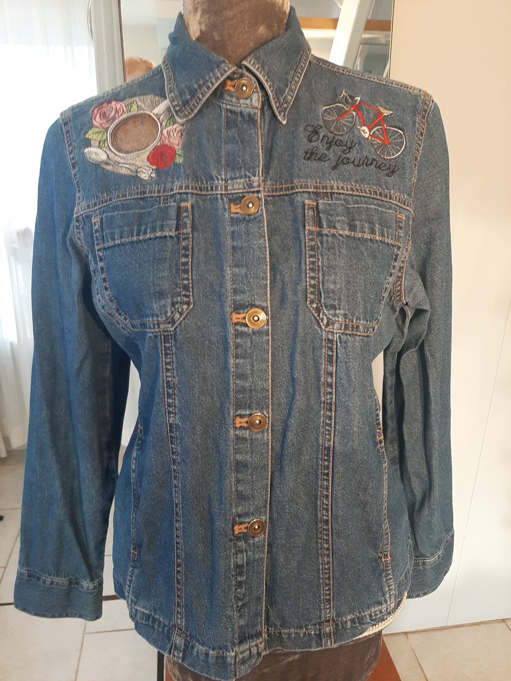 Erikaπ"ENJOY THE JOURNEY-TRAVEL" Denim Jacket, Embroidered Paris Motifs Sz 8/M - Picture 2 of 10